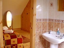 Bedroom & Bathroom